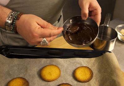 Biscotti di cioccolato amaro e mandorle