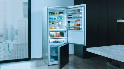 Aménagement de cuisine Siemens : réfrigérateur pose libre