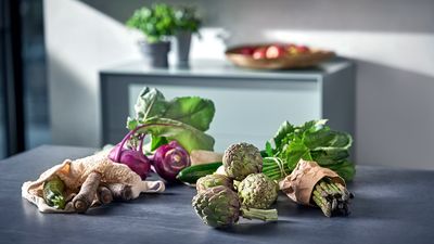 Siemens: madvarer på bordpladen i et køkken