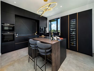 Luxurious kitchen design with Siemens studioLine appliances