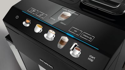 Detailansicht des Displays eines Siemens EQ500 Kaffeevollautomaten.
