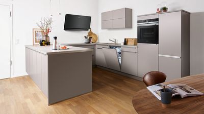 Siemens Küche mit Backofen- und Herd-Sets
