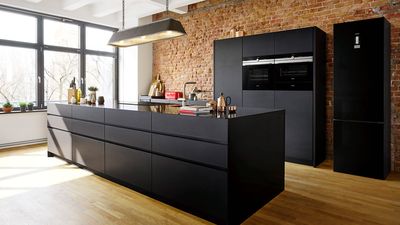 Frigoríficos combinados Siemens: espaciosos, elegantes, con todas sus superficies en negro