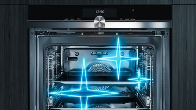 Let your oven clean itself with activeClean® by Siemens