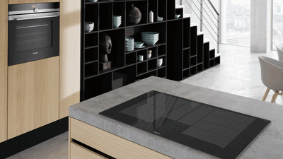 Table flexInduction Plus Siemens : adaptez la zone de cuisson à la taille de vos plats. 