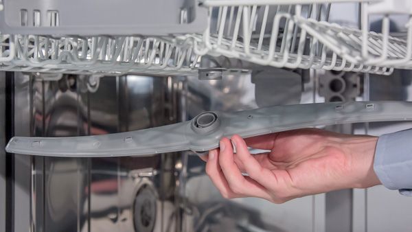 Limpia los brazos aspersores de tu lavavajillas | Electrodomésticos Siemens