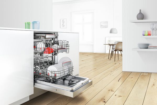 Lave-vaisselle ouvert, doté de la fonction Home Connect