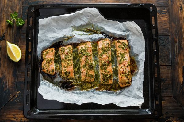 Mit einem smarten Home Connet Backofen gelingt dieser leckere Lachs wie von selbst.