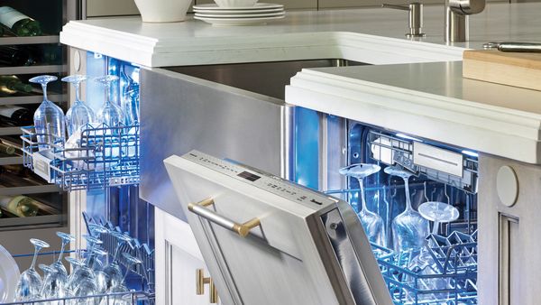 Perfect for entertaining, the Star Sapphire dishwasher holds up to 18 wine glasses.  