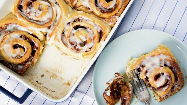 MCIM02721446_thermador-culinary-style-recipes-by-steam-cinnamon-rolls_3200x1800.jpg