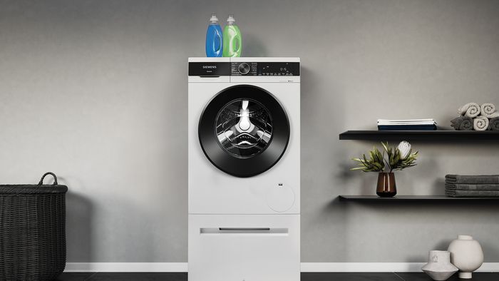 Moderner Waschkeller mit iQ500 Waschmaschine von Siemens