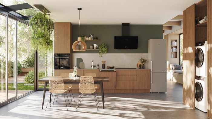 Eine Siemens Küche mit modernem Holzdekor.