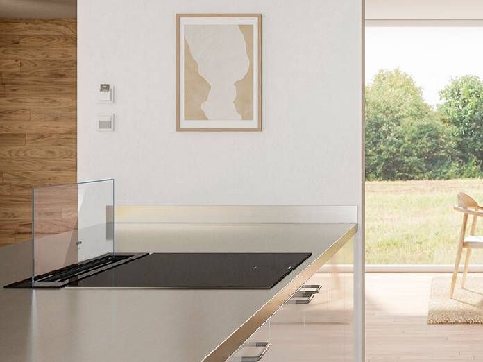 Cucina piccola con piano cottura a induzione e cappa glassDraft Air Siemens