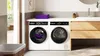 Trois appareils Bosch blancs pour le linge : une machine à laver à gauche et deux sèche-linge à droite, mettant en avant des designs élégants et des commandes numériques.