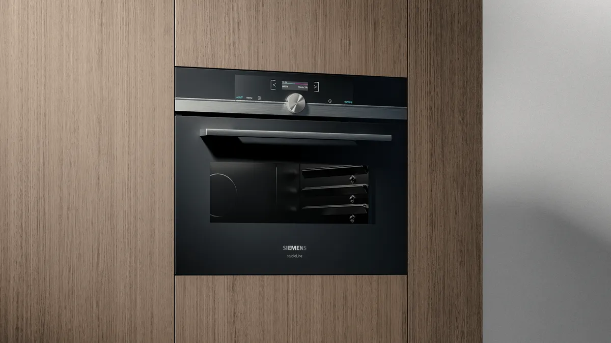 19462698_Siemens_Home_Appliances_Brand_Reshape_PV_Built_In_Microwave_16_9
