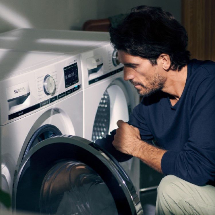 Mini-lavadora De Pared Que Aprovecha Su Calor Para Secar La Ropa