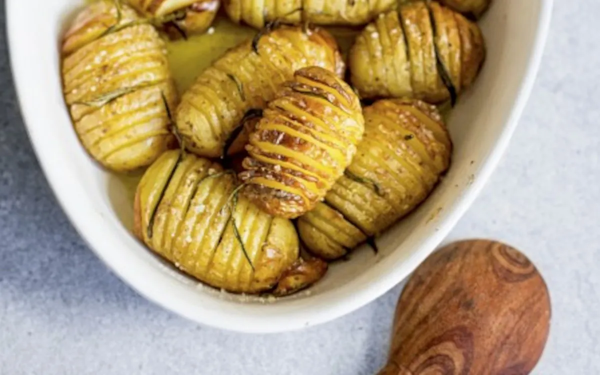Fächerkartoffeln mit Rosmarin.