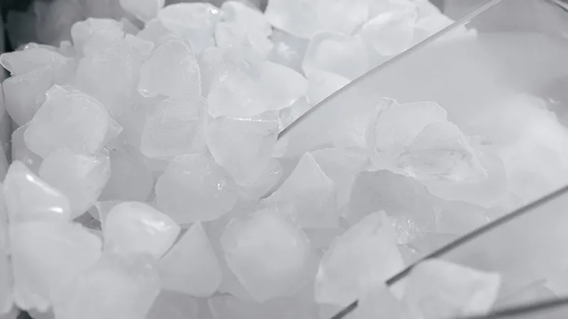 Diamond Shaped Ice for elevated beverages