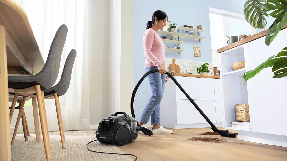 22726354_Bosch_Bagless_vacuum_cleaners_Performance_2400x1350