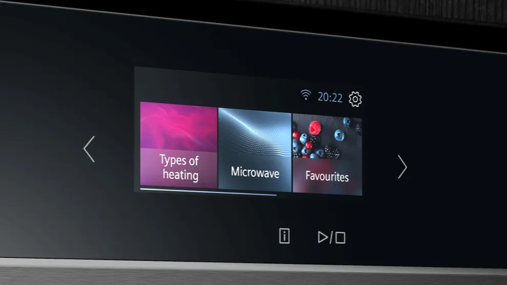 Närbild på ugnens TFT Touchdisplay som visar olika menyval.