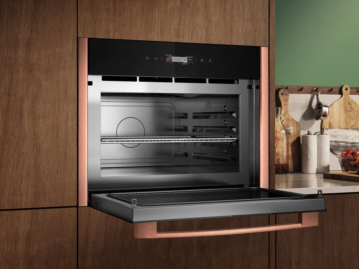 Einbau Mikrowelle C29GR3XY1 mit offener Tür