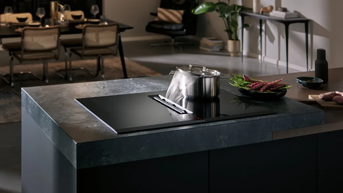23198576_Siemens_Home_Appliances_PIS_Empowering_Family_Worktop_Ventilation_InductionAir_Content_Teaser_16_9_1