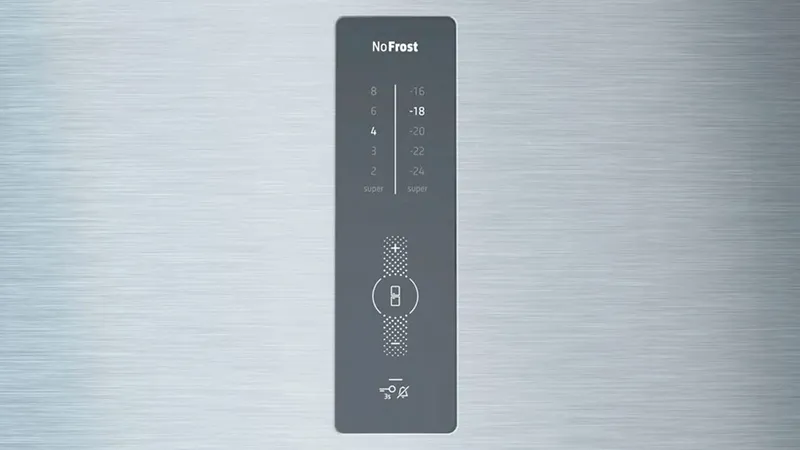 Buzdolabı kontrol paneli sıcaklık ayarları ve don göstergesi ile.