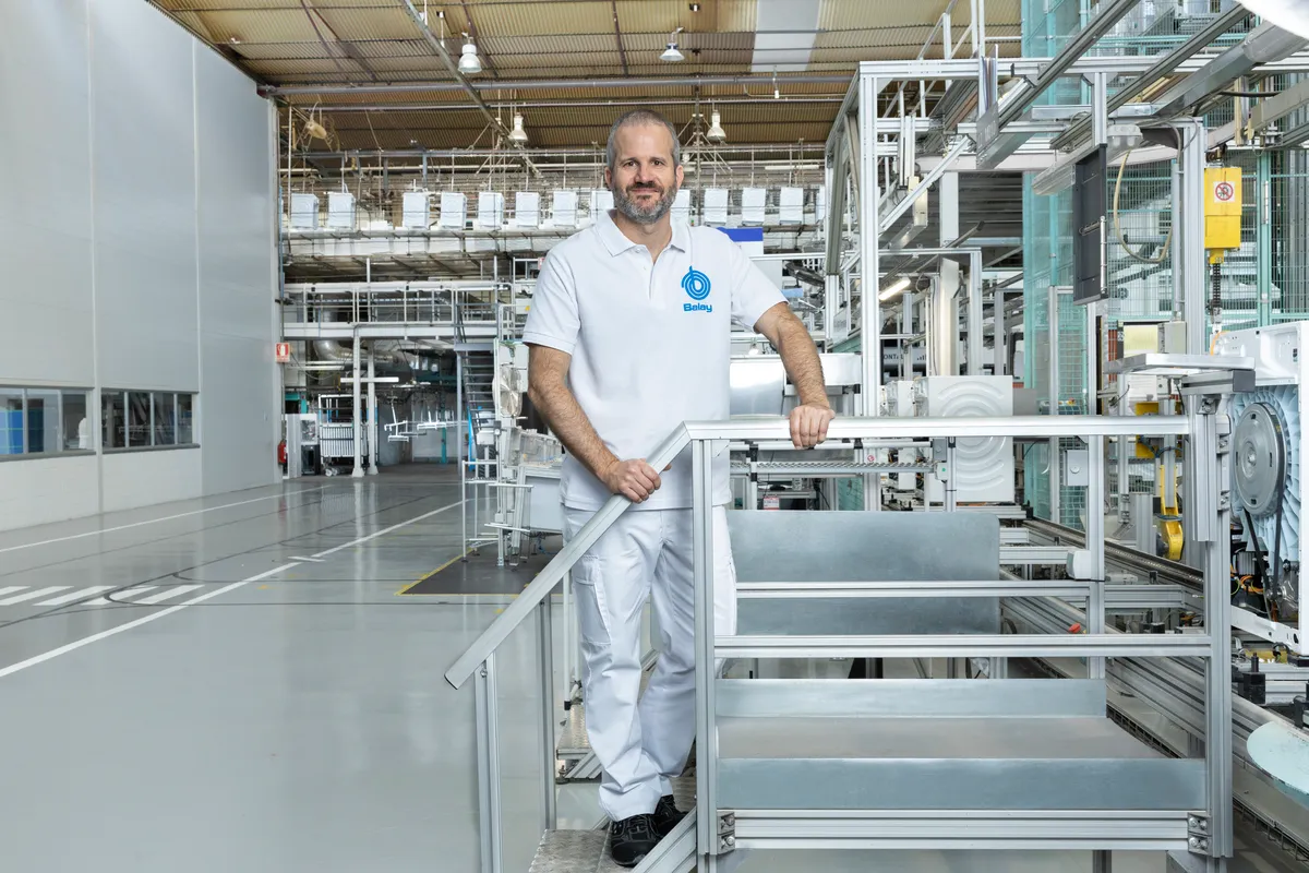 Plano empleado Balay en fábrica