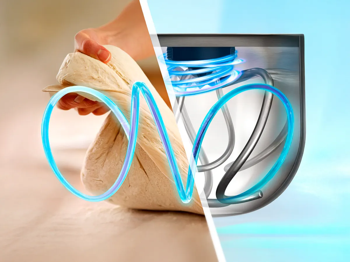 Uma mão amassa a massa enquanto uma ilustração transparente mostra os componentes do misturador em movimento, destacando a tecnologia de preparação da massa.