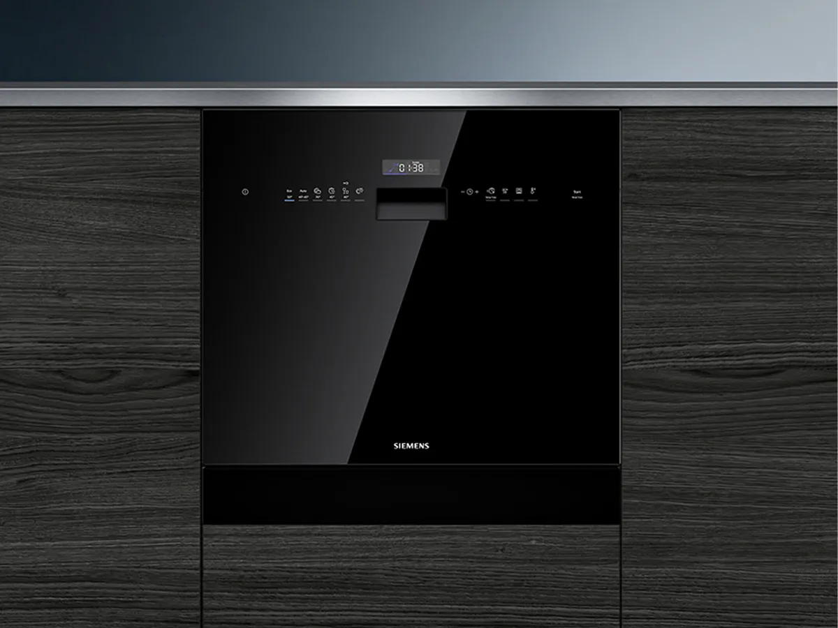 Built-in compact dishwashers