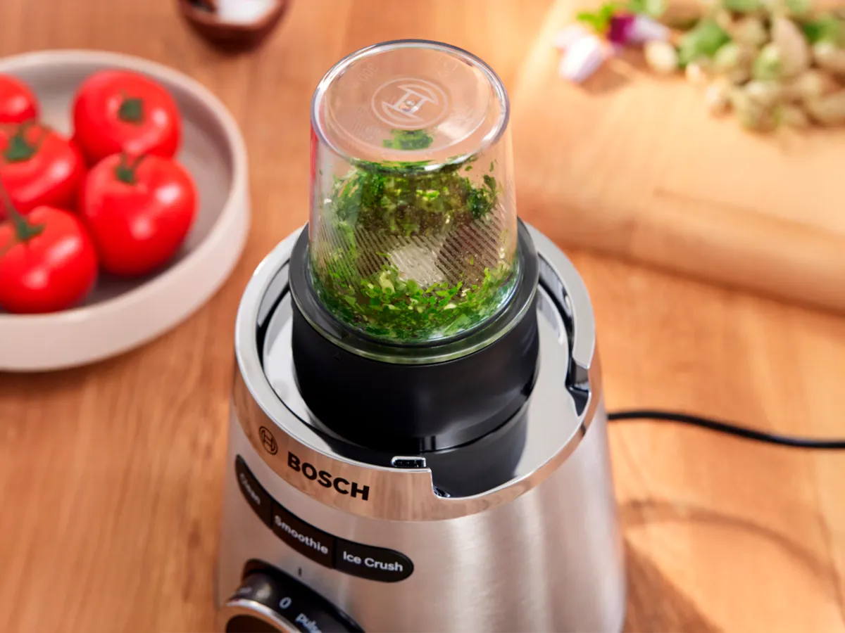 Picando com o liquidificador Bosch VitaPower Serie.