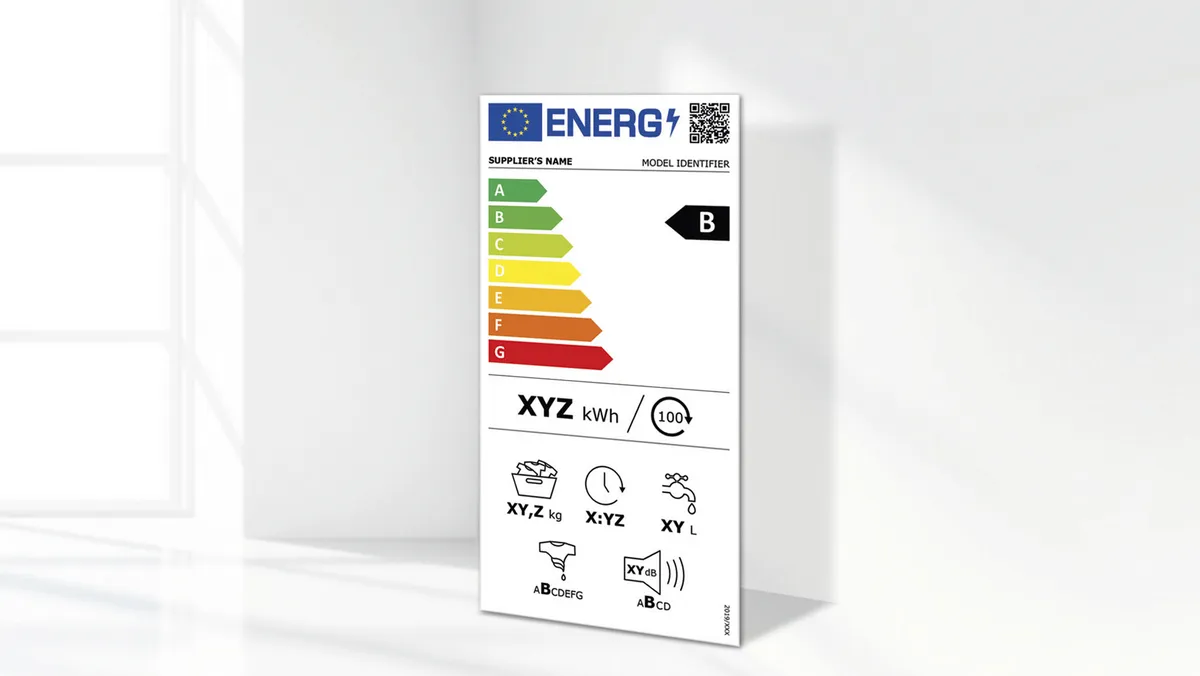 Energimærke, der viser effektivitet med vurdering B, ledsaget af ikoner for energiforbrug, lydniveau og andre målinger.