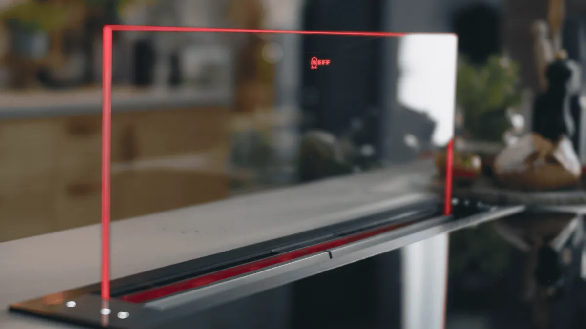 Effortless cleaning with glass draft hood