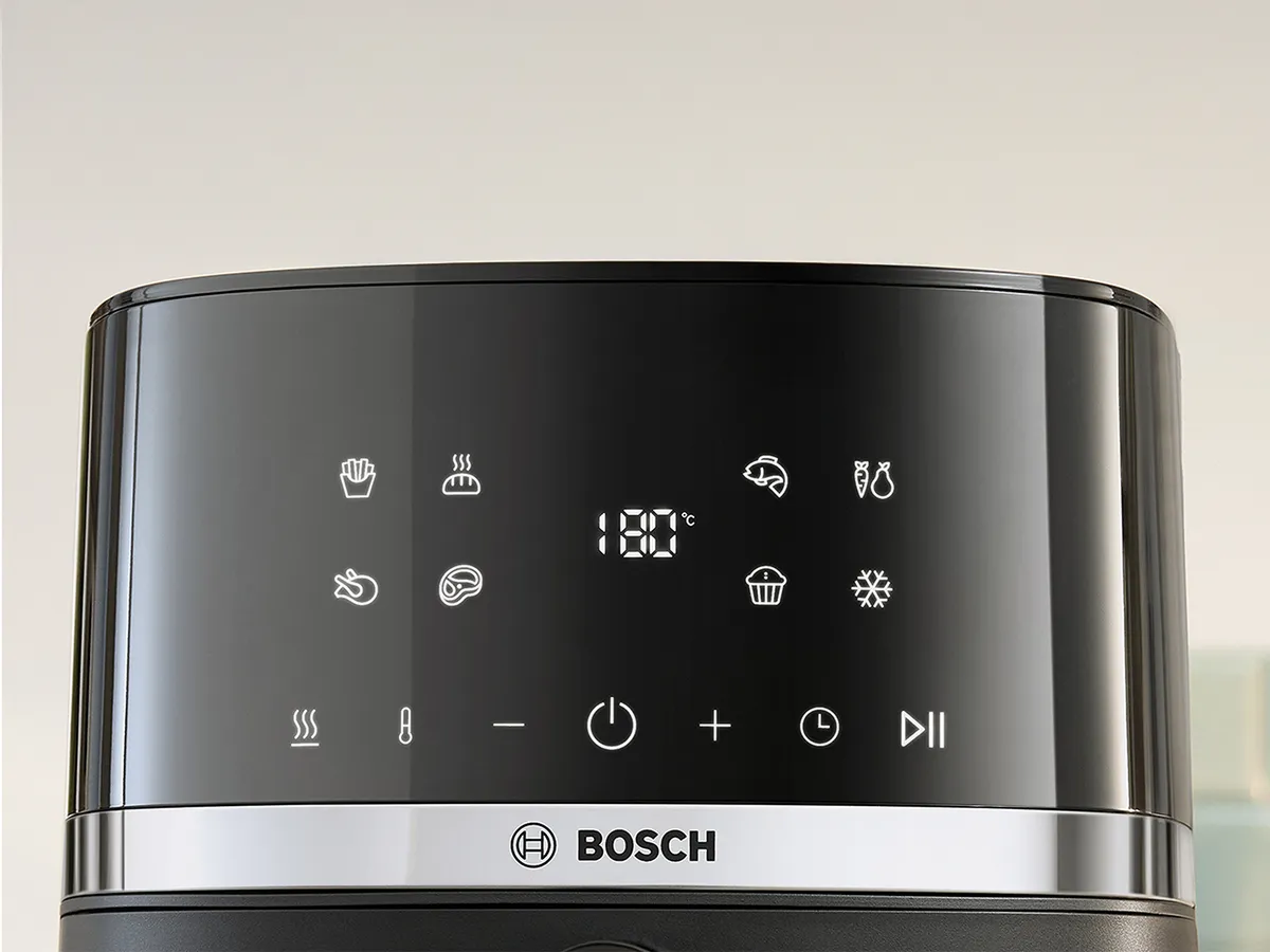 7 unaprijed postavljenih programa na lako korištenom zaslonu osjetljivom na dodir Bosch friteze na zrak