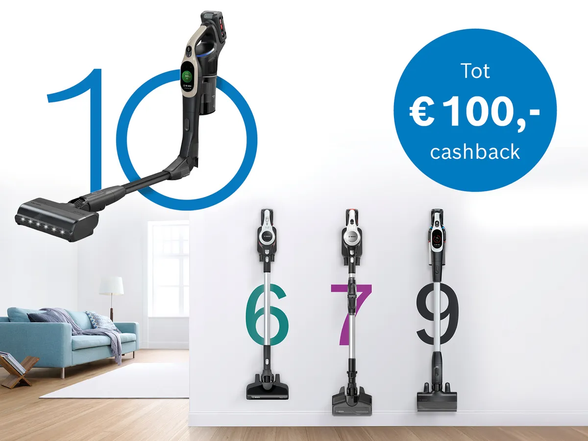 Een stijlvolle stofzuiger staat tegen een witte muur, met modelnummers 6, 7 en 9, en biedt een cashback-aanbieding tot €100.