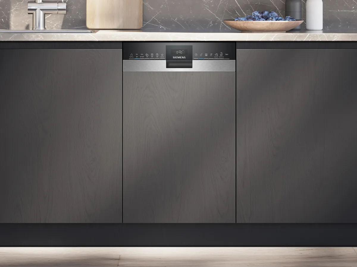 Nahaufnahme des Siemens Geschirrspülers SR53HS52MF.