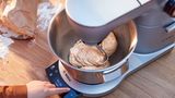 MUM Serie 8 OptiMUM K&uuml;chenmaschine, die Teig knetet