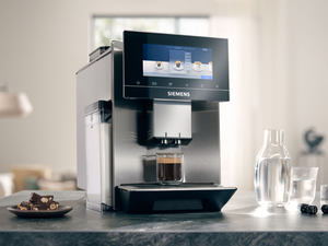 KafKaffeevollautomat mit grauen Geh&auml;use-Elementen