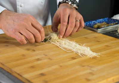 Caviale di melanzane con code di gamberi