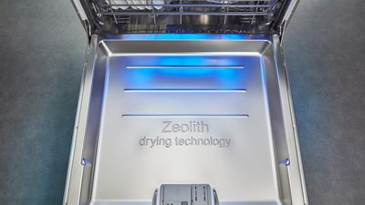 Siemens Dishwasher - Dry efficiently, shine brilliantly.
