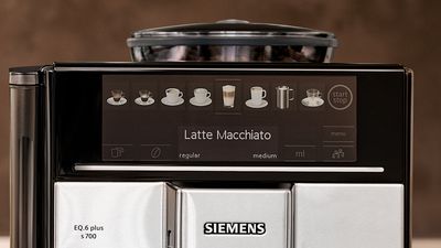 Scegli tra un'invitante selezione di specialità a base di caffè, con il display coffeeSelect