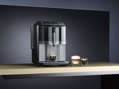 מכונת הקפה מדגם EQ.300 של סימנס כוללת את מערכת iAroma הייחודית לטעם מרבי ולנוחות נוספת.