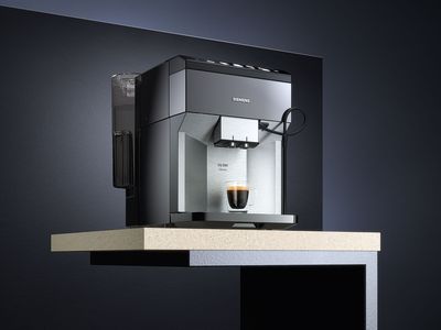 Насладитесь изысканным дизайном и интуитивно понятным управлением с кофемашиной Siemens EQ.500 сlassic