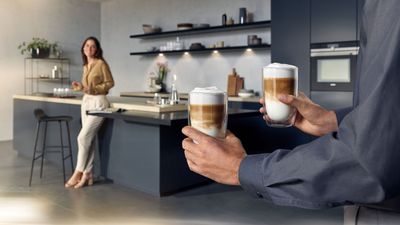 Siemens OneTouch DoubleCup to prepare two cups of your beverage at the touch of a button