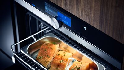 Siemens: tre filetti di salmone ben conditi in forno