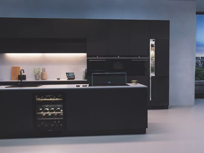 Elegante cucina di design con elettrodomestici Siemens integrati