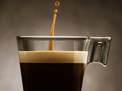Dubbel espresso med fyllig cremá