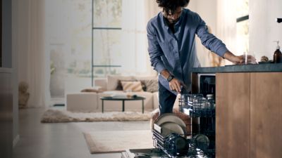 Un mondo di accessori per la cura delle stoviglie per la tua lavastoviglie Siemens