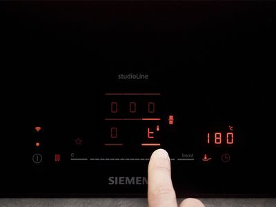 Nahaufnahme eines Kochfelds. Mit BratsensorPro kann eine genaue Temperatureinstellung vorgenommen werden