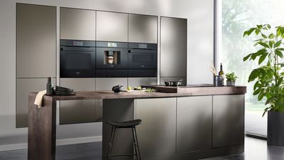 Dark Marble Kitchen display with IQ700 ovens & Coffee machine